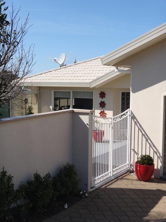 Be My Guest Bed & Breakfast 新普利茅斯 外观 照片
